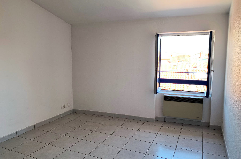 MONTBRISON – Appartement T2 – 28.85 M² hab – 3ème étage – cuisine meublée