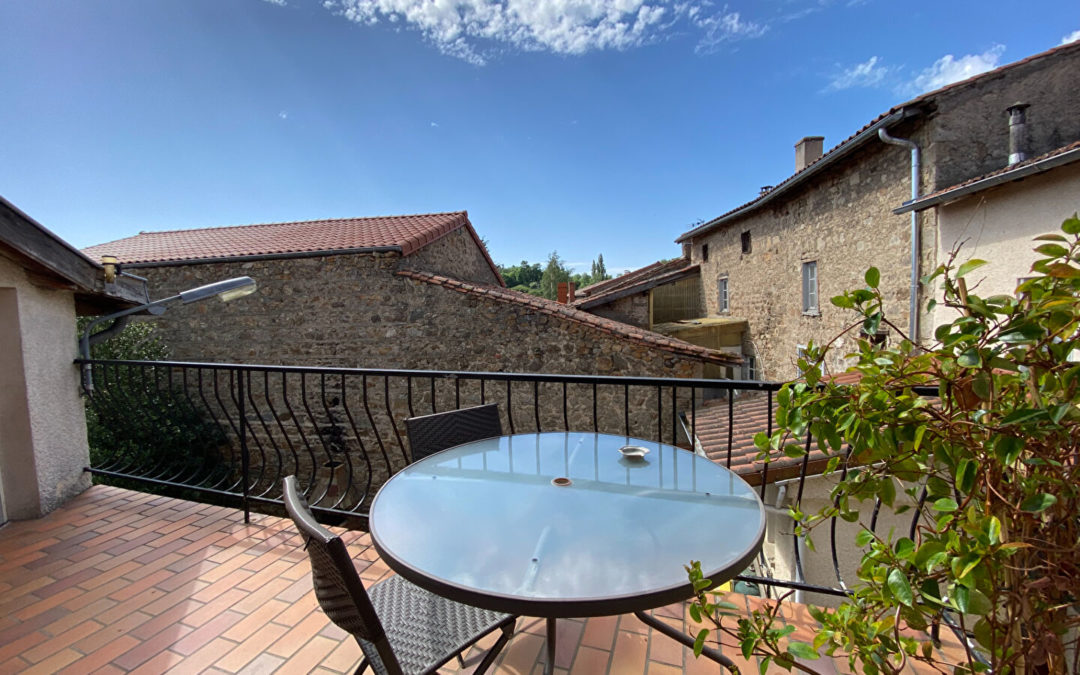 CHAZELLE SUR LAVIEU – Appartement  T3 – 59.72 m²  habitables + terrasse