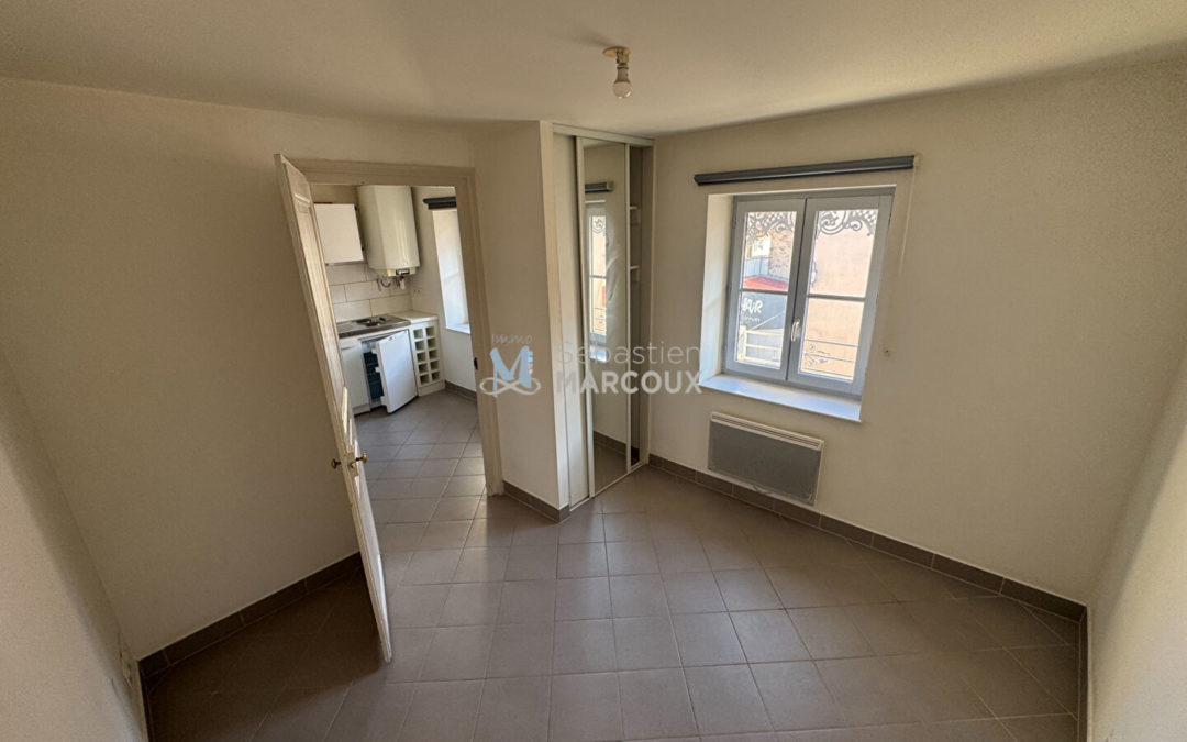 MONTBRISON APPARTEMENT F1 (21.02 m2 hab)  INTERPHONE