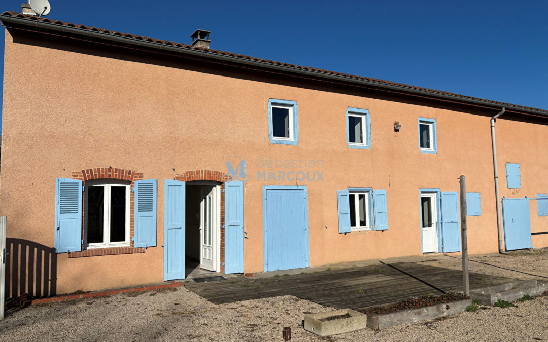 MONTVERDUN Ferme rénovée F4 (131.52 m2 hab) + cour + dépendances