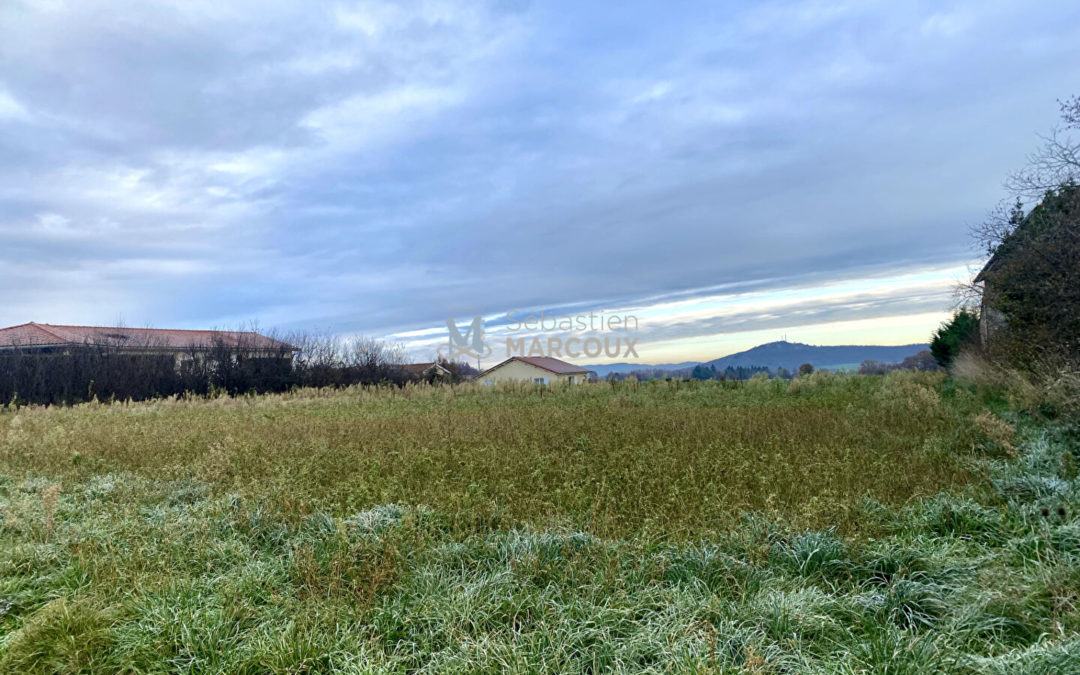 MARCILLY LE CHATEL – Terrain constructible viabilisé 2 146 m²
