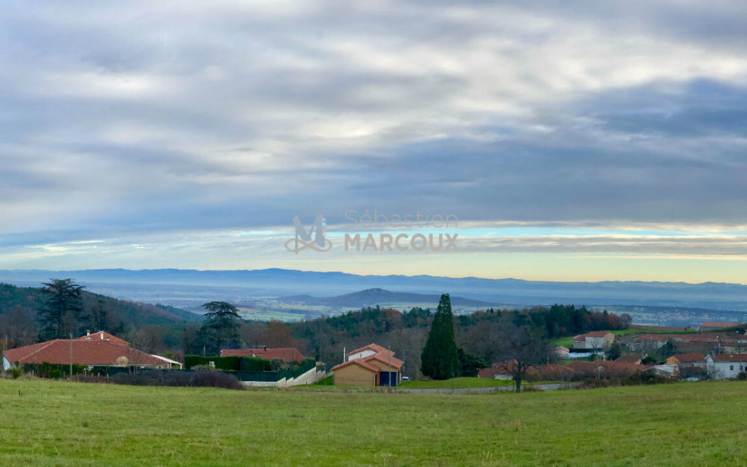 MARCILLY-LE-CHATEL TERRAIN  5760 M2  CONSTRUCTIBLE