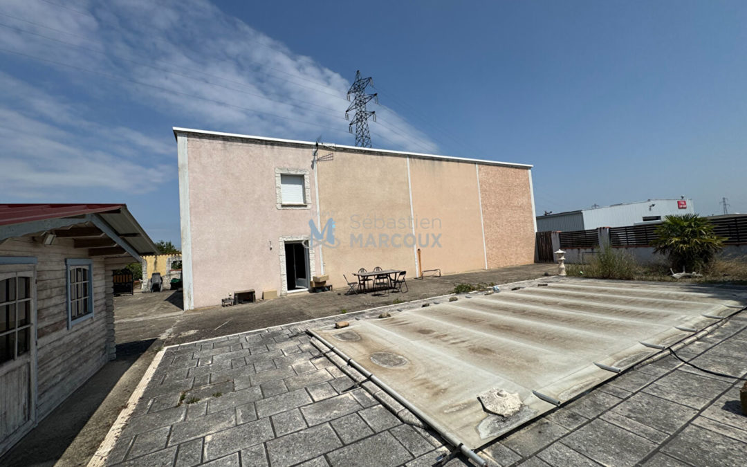 À louer : Maison duplex avec piscine ? Zone industrielle Savigneux